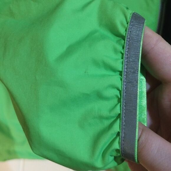 Under Armour Women's Size Small Lime Green Allseason Gear Jacket Dri fit - Picture 10 of 13